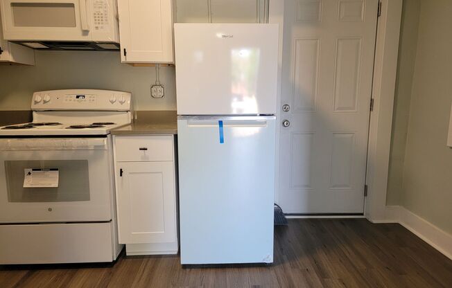 1 bed, 1 bath, $1,095, Unit UNIT B