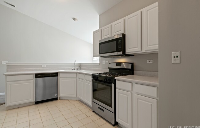 987 PARKHILL CIR