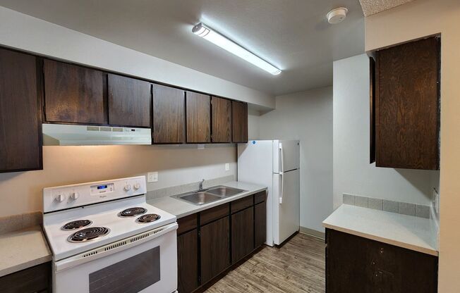 2 beds, 1 bath, 710 sqft, $1,100, Unit HH340