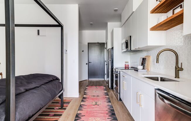 1 bed, 1 bath, 563 sqft, $1,549, Unit 211
