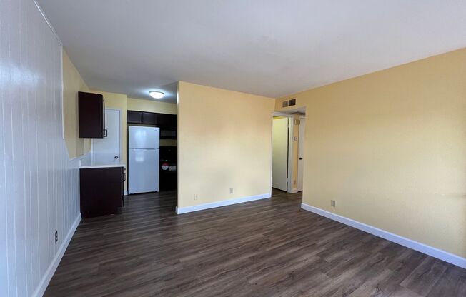 2 beds, 1 bath, $1,295