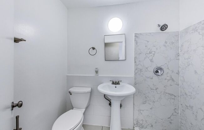 Studio, 1 bath, 550 sqft, $1,498, Unit 108