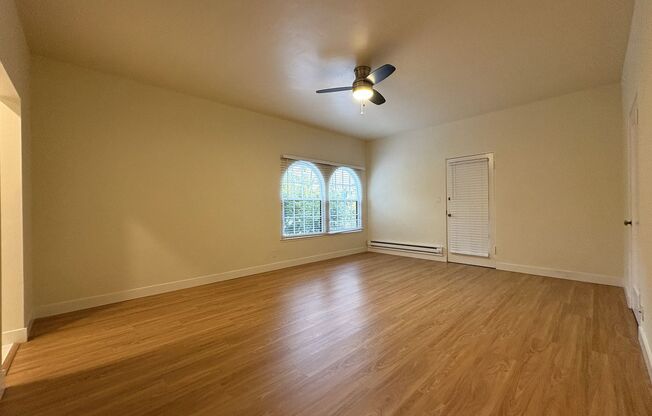 Bright & Updated Junior One Bedroom in Prime Palo Alto Location
