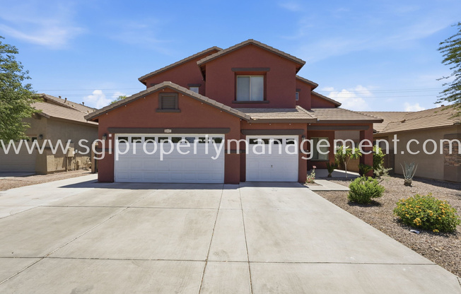 6827 N 71 DR