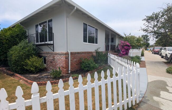 4BR 3.5BA House with In-Law Unit and Bonus Room in Garage