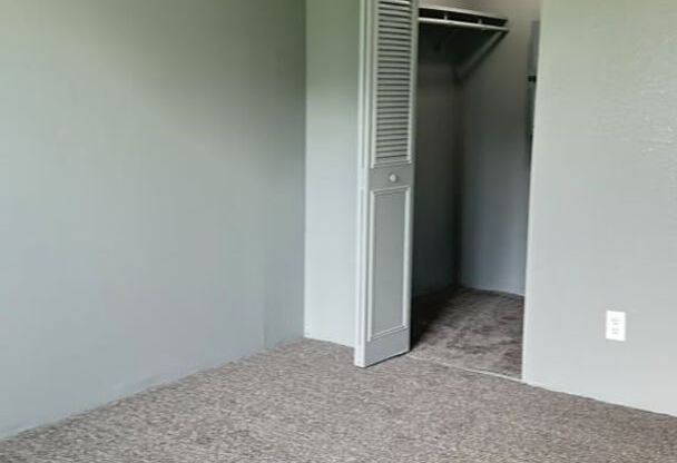 3 beds, 1 bath, 945 sqft, $1,600, Unit 1326 L1