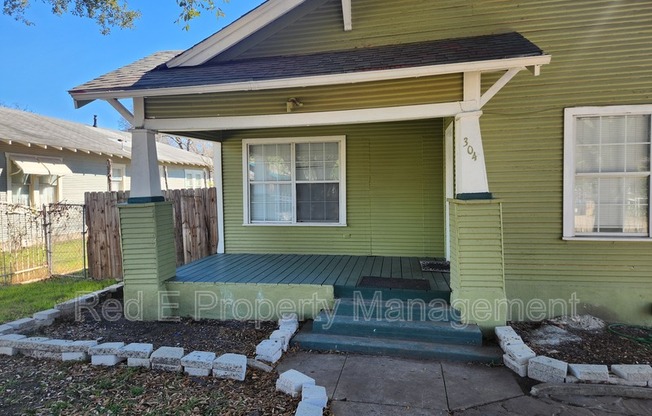 304 TERRELL AVE