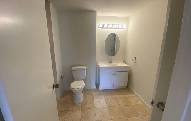 1 bed, 1 bath, 700 sqft, $1,600