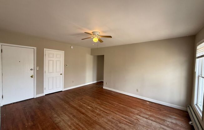 562 Edmund Ave W
