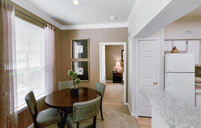 Dining nook at Montfort Place in North Dallas, TX, For Rent. Now leasing 1 and 2 bedroom apartments.