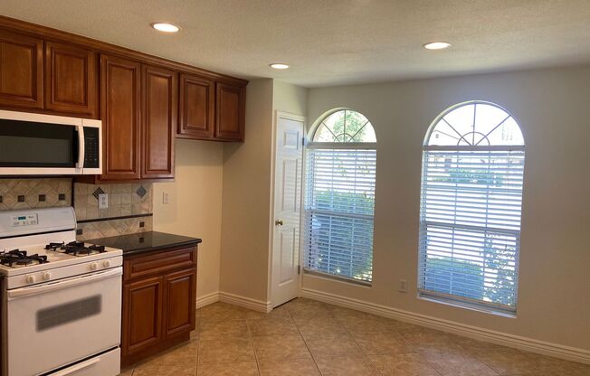 Prarie Oaks 3 Bdrm, 2 bath