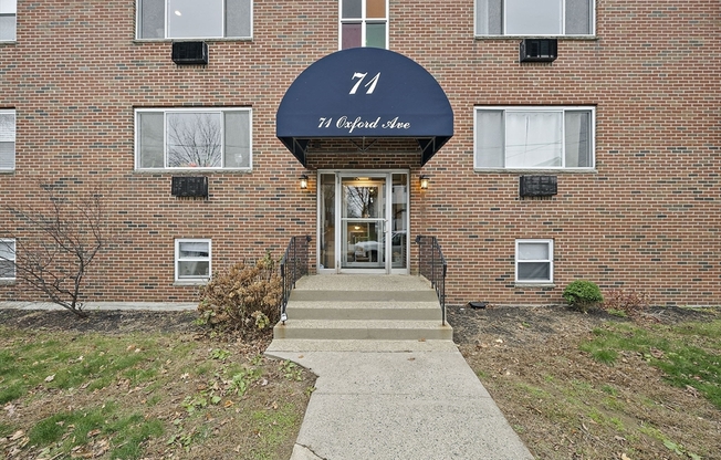 71 OXFORD AVE