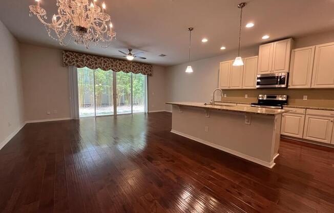 33 MAYO CT