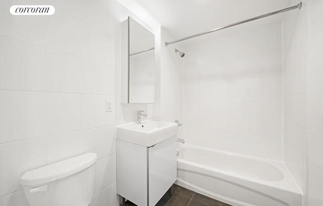 2 beds, 1 bath, $4,333, Unit 10J