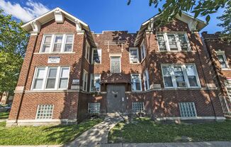 148 N La Crosse