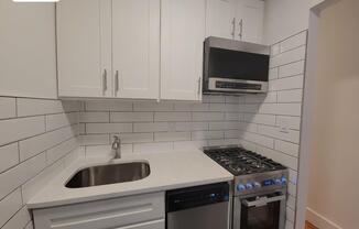 536 E 82 ST