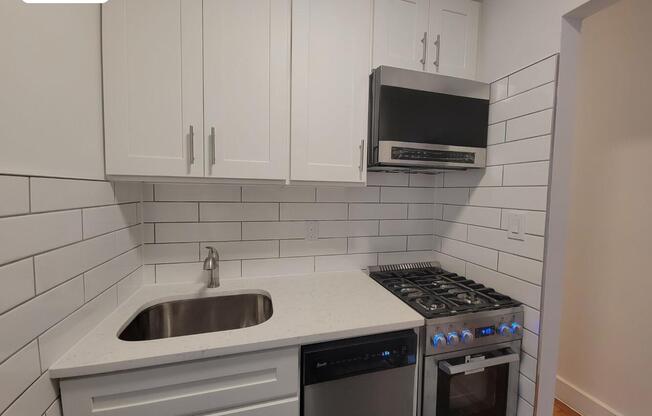 536 E 82 ST