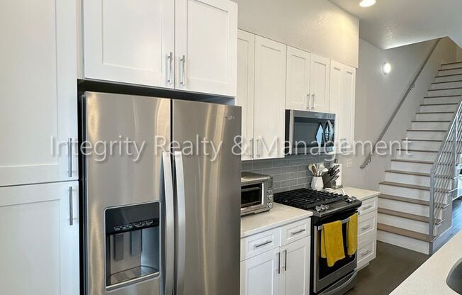 2 beds, 2.5 baths, $3,095, Unit UNIT 10