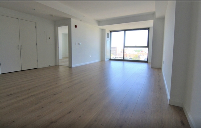 1 bed, 1 bath, 781 sqft, $4,000, Unit 1411