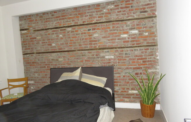 330-332 S. Juniper St
