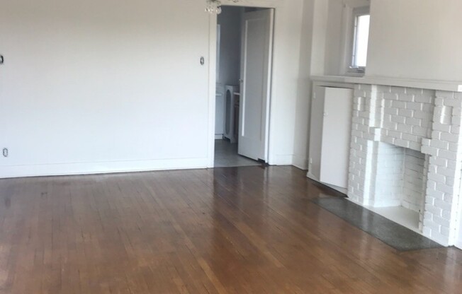 2 beds, 2 baths, 1,585 sqft, $2,325, Unit Old King Edward 67