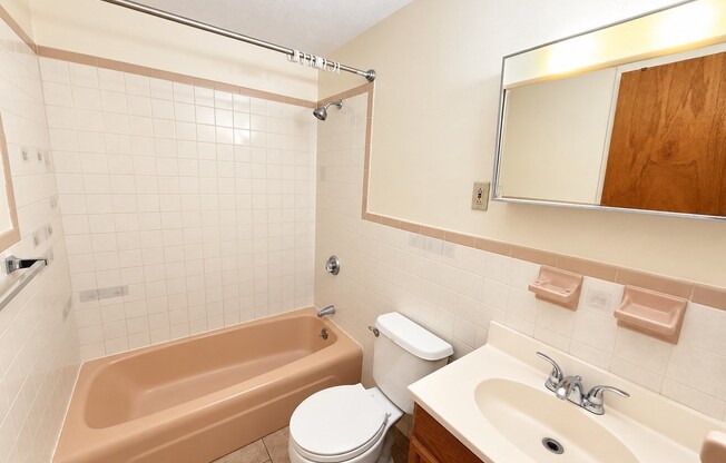 1 bed, 1 bath, 700 sqft, $2,200, Unit 35