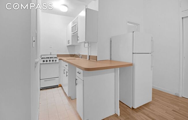 Studio, 1 bath, $2,850, Unit 45