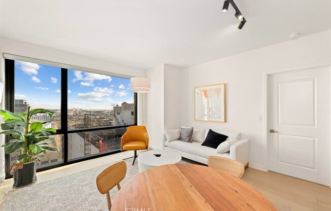 1 bed, 1 bath, 790 sqft, $5,300, Unit 1601