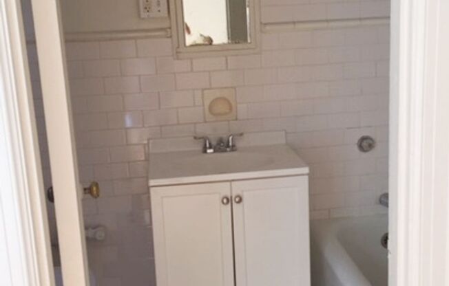 1 bed, 1 bath, 550 sqft, $1,325, Unit 102