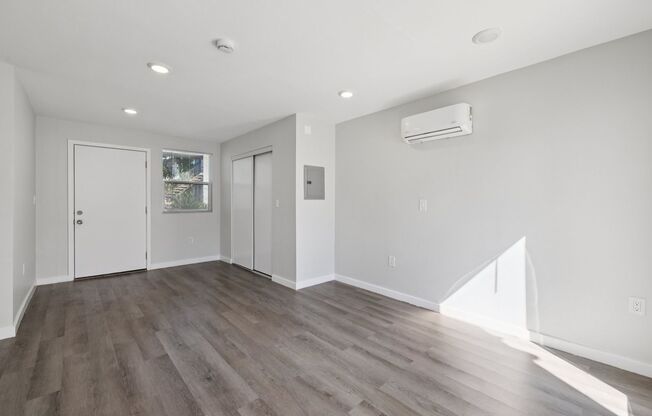 Studio, 1 bath, 645 sqft, $1,598, Unit 130