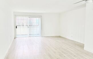 Classic and Modern 715 S Oxford Avenue Apartments!