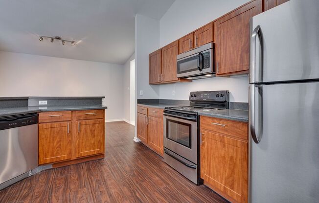 2 beds, 2 baths, $1,650, Unit Unit 213