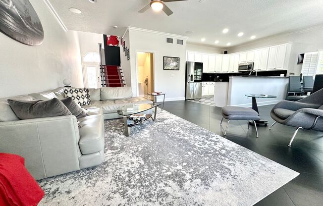 Bright, breezy & convenient: Your wew St. Pete townhome awaits! /3Bedroom 2.5Baths