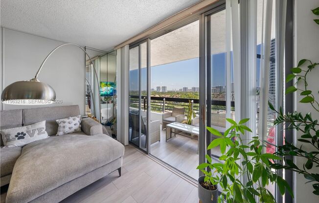 3 beds, 2 baths, $4,200, Unit # 1406