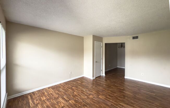 2501 - 2503 E Morris Dr