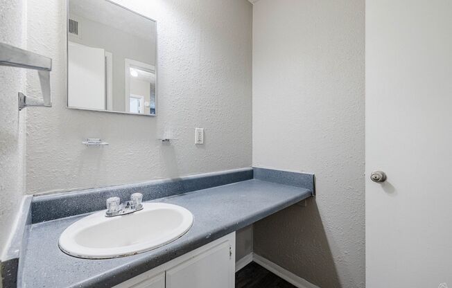 1 bed, 1 bath, 612 sqft, $825