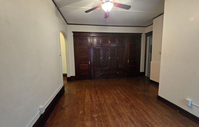 1 bed, 1 bath, $695, Unit Apt 1