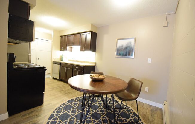 1 bed, 1 bath, 756 sqft, $1,124, Unit 520-309