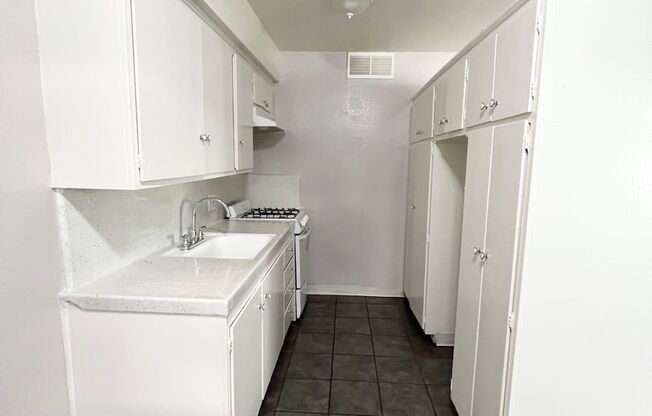 1 bed, 1 bath, $1,750, Unit #416