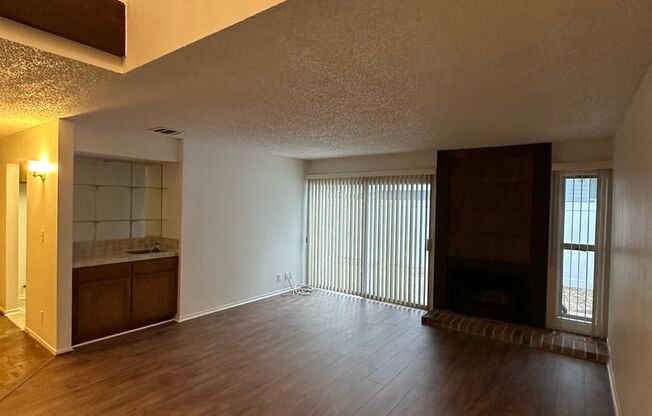 3 beds, 2.5 baths, $3,600, Unit UNIT 3