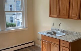 1 bed, 1 bath, $1,100, Unit B2