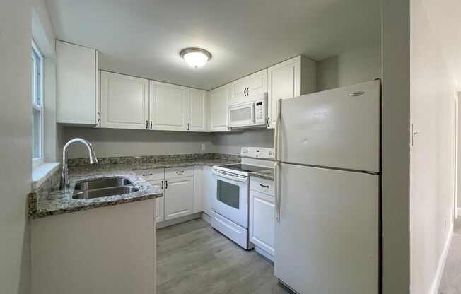 1 bed, 1 bath, $1,400, Unit 2704 E. Columbus Dr., Apt. A