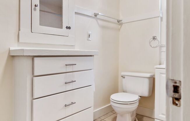 Studio, 1 bath, 320 sqft, $1,595, Unit 07