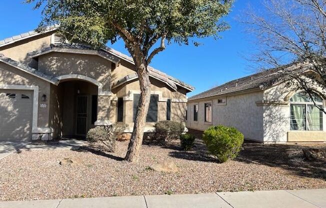 SPACIOUS 4 bedroom, 2 bath home in Phoenix!