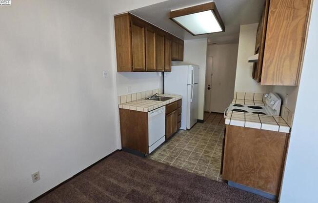 6318 JOAQUIN MURIETA AVE