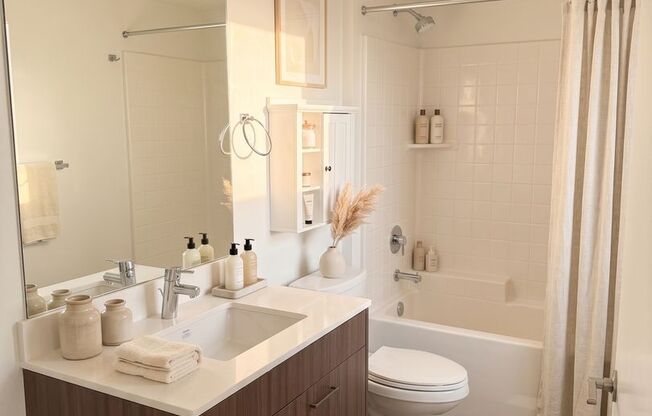 2 beds, 2 baths, 784 sqft, $2,678, Unit 202