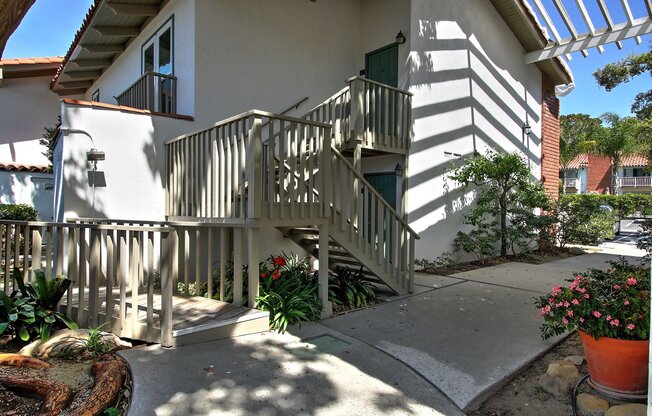 2 beds, 2 baths, $4,200, Unit UNIT 6