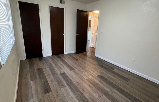 2 beds, 1 bath, 745 sqft, $1,100, Unit 702-2