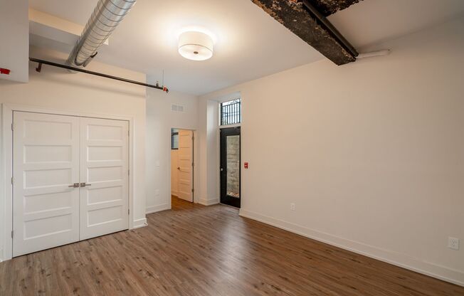 2 beds, 2 baths, $2,084, Unit 875 Michigan Ave Apt. 103