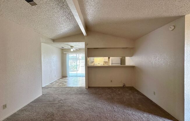 2 beds, 1 bath, 1,030 sqft, $850, Unit B